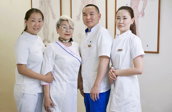 Mjekësia tibetian ndihmon në dhimbjen e shpinës