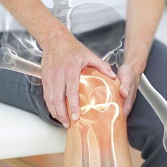 Dhimbja e gjurit mund të shkaktohet nga një zhvendosje